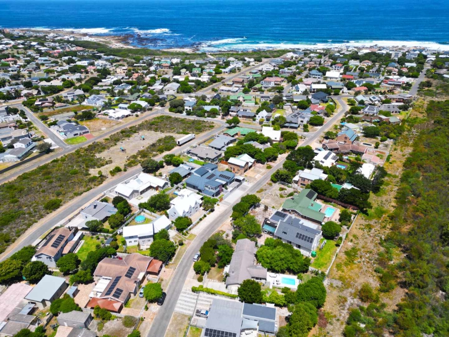 4 Bedroom Property for Sale in Sandbaai Western Cape